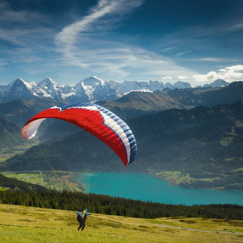 Interlaken Paraglider Bernese Oberland