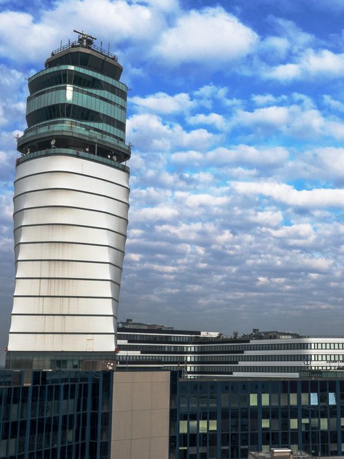 Wien Flughafen Tower